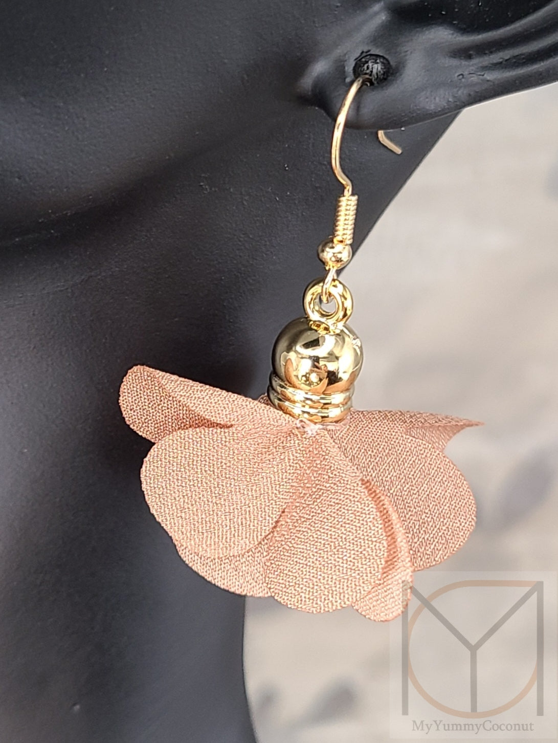 Charming Carnation Earrings from the Floral Collection