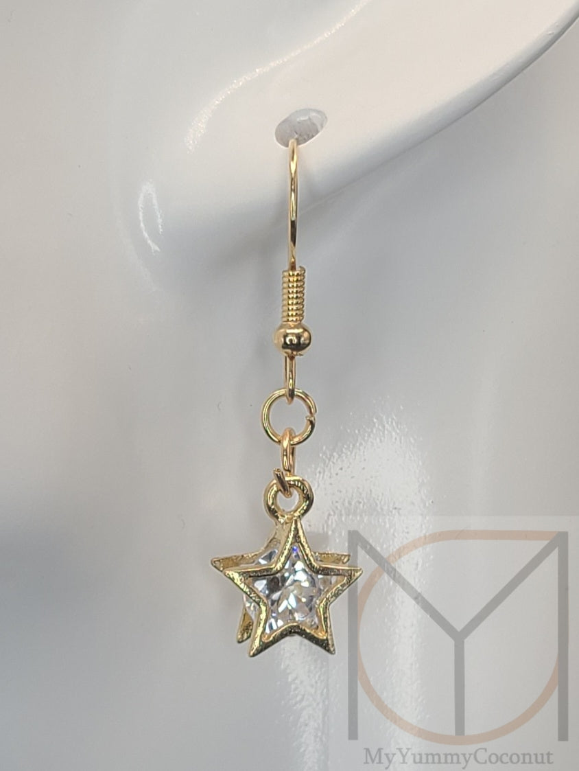 Sparkling Star Dangling Earrings from the Cute Finds Collection