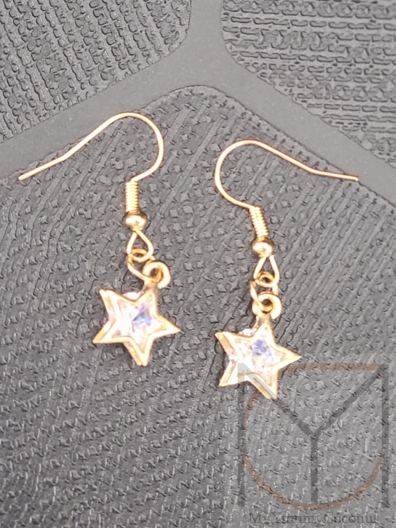 Sparkling Star Dangling Earrings from the Cute Finds Collection