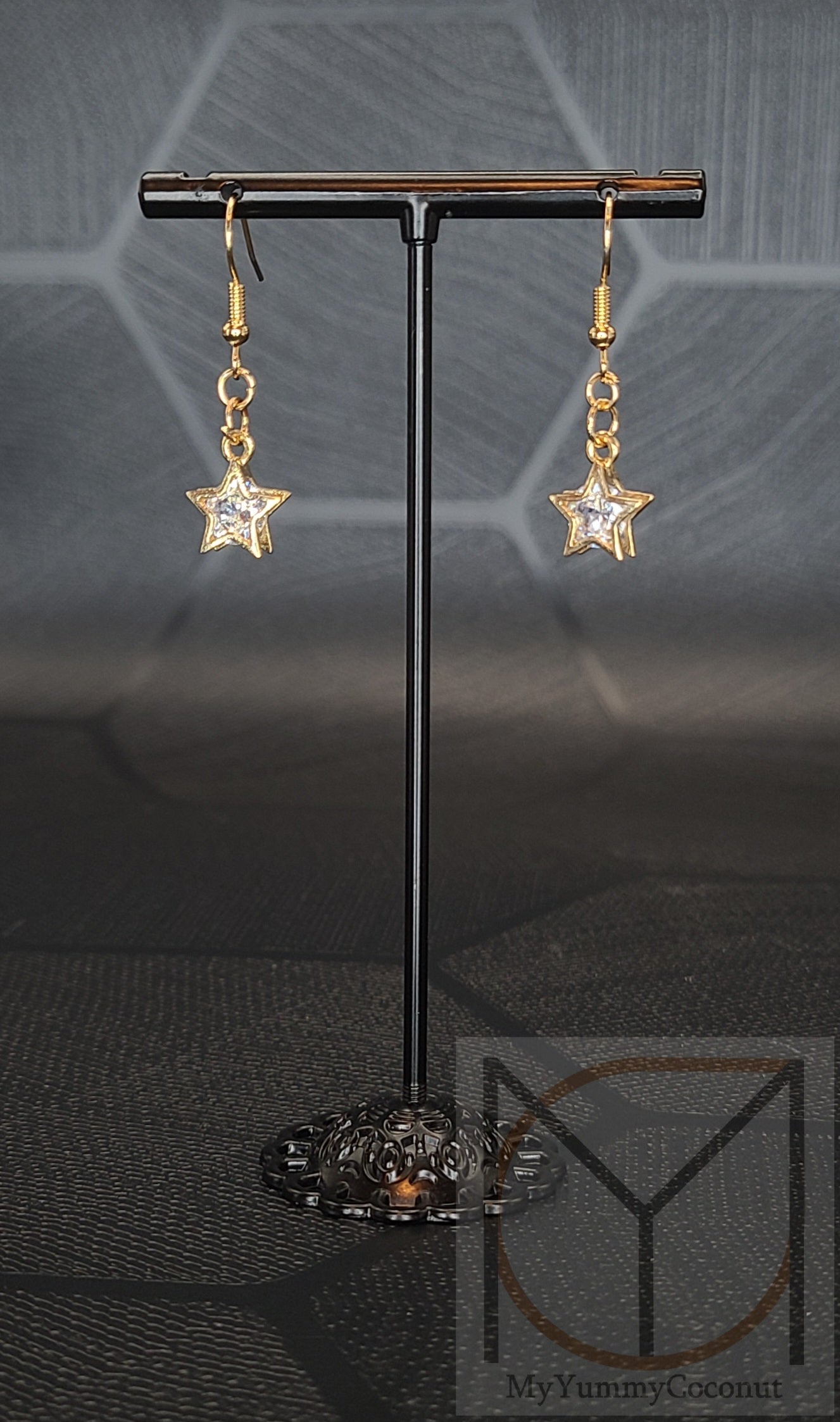 Sparkling Star Dangling Earrings from the Cute Finds Collection