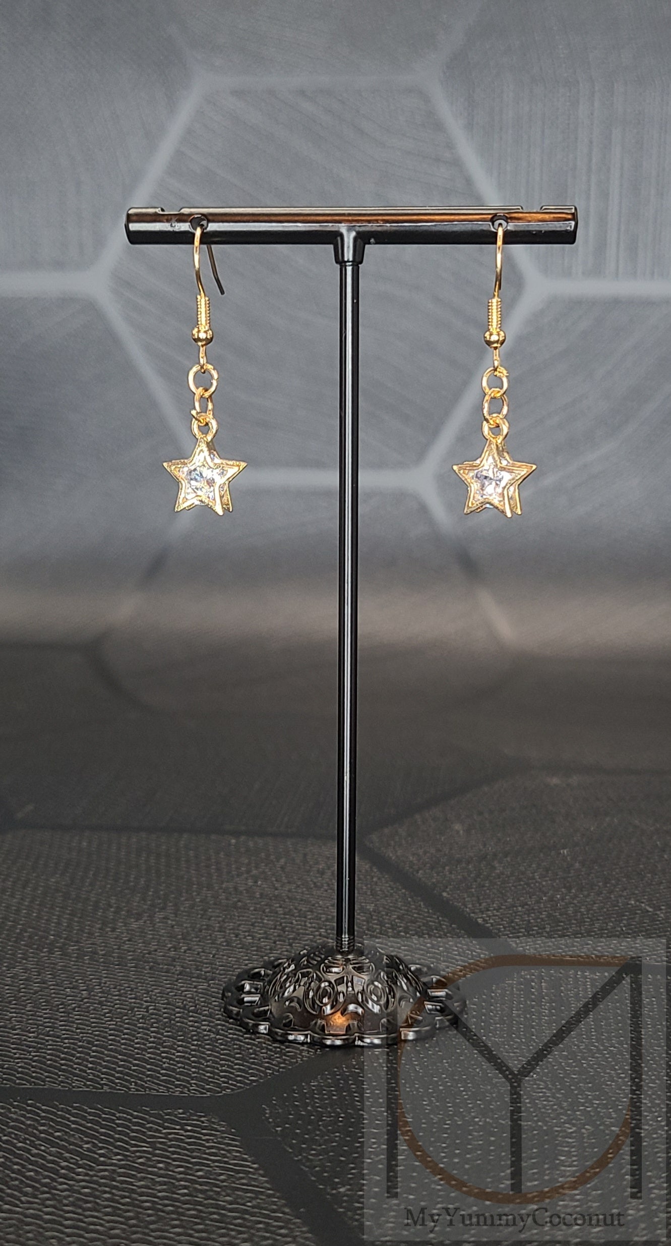 Sparkling Star Dangling Earrings from the Cute Finds Collection