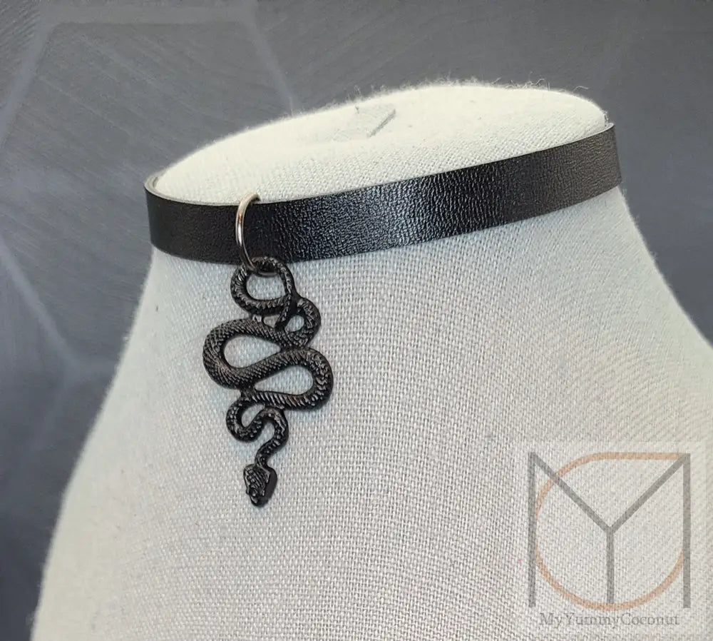 Gothic Black Scale Snake Choker Necklace For Men And Women / Extra Long 41 Cm Jewelry