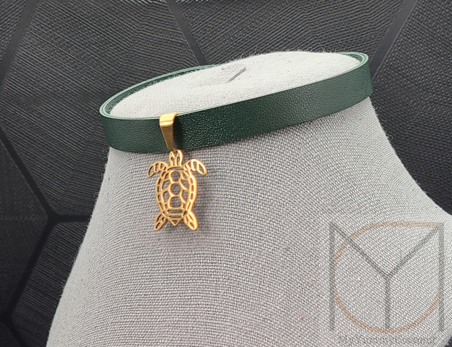 Elegant Turtle Choker Necklace of Longevity For Men and Women from the Cute Finds Collection