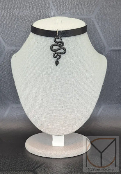 Gothic Black Scale Snake Choker Necklace For Men And Women / Regular 31 Cm Jewelry
